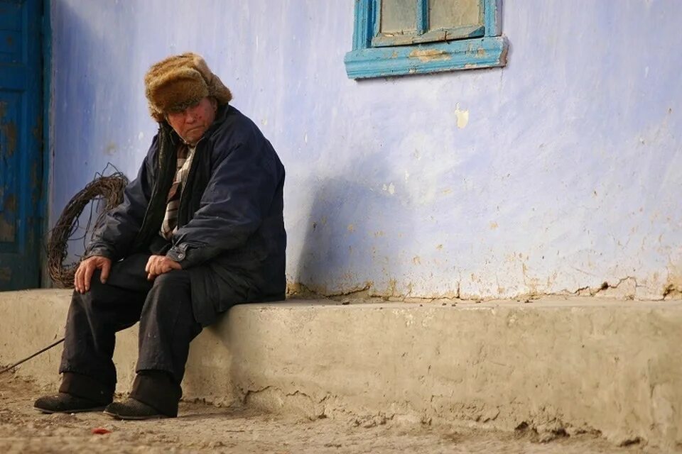 Бедные меняются. Нищая Молдавия. Молдова бедность. Румыния нищета. Молдова нищета.