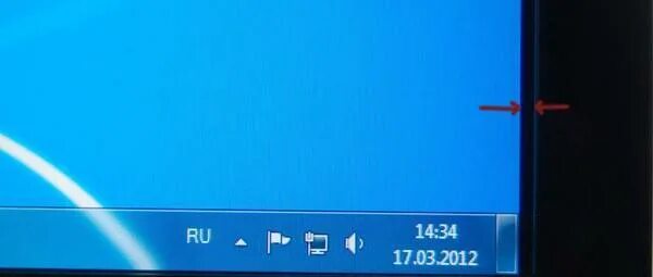 Экран правее. Черная линия на мониторе. Сдвиг изображения на мониторе. Полоса сверху экрана монитора Windows 10. Появилась полоска справа на экране.
