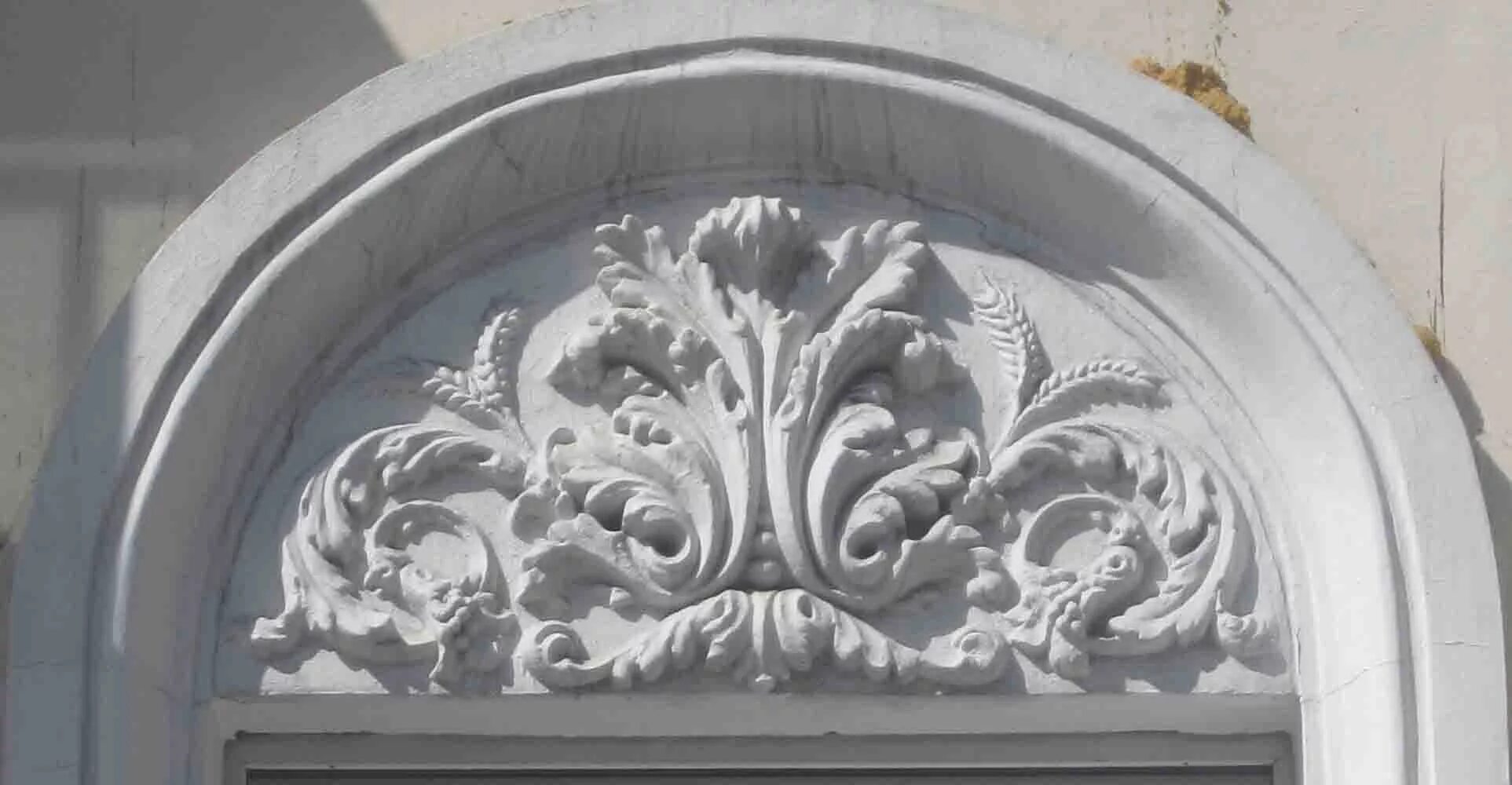 сталинский ампир в архитектуре. неоклассицизм в архитектуре новосибирска. борис иофан проекты. советский монументализм в архитектуре. барельефы вднх георгий мотовилов.