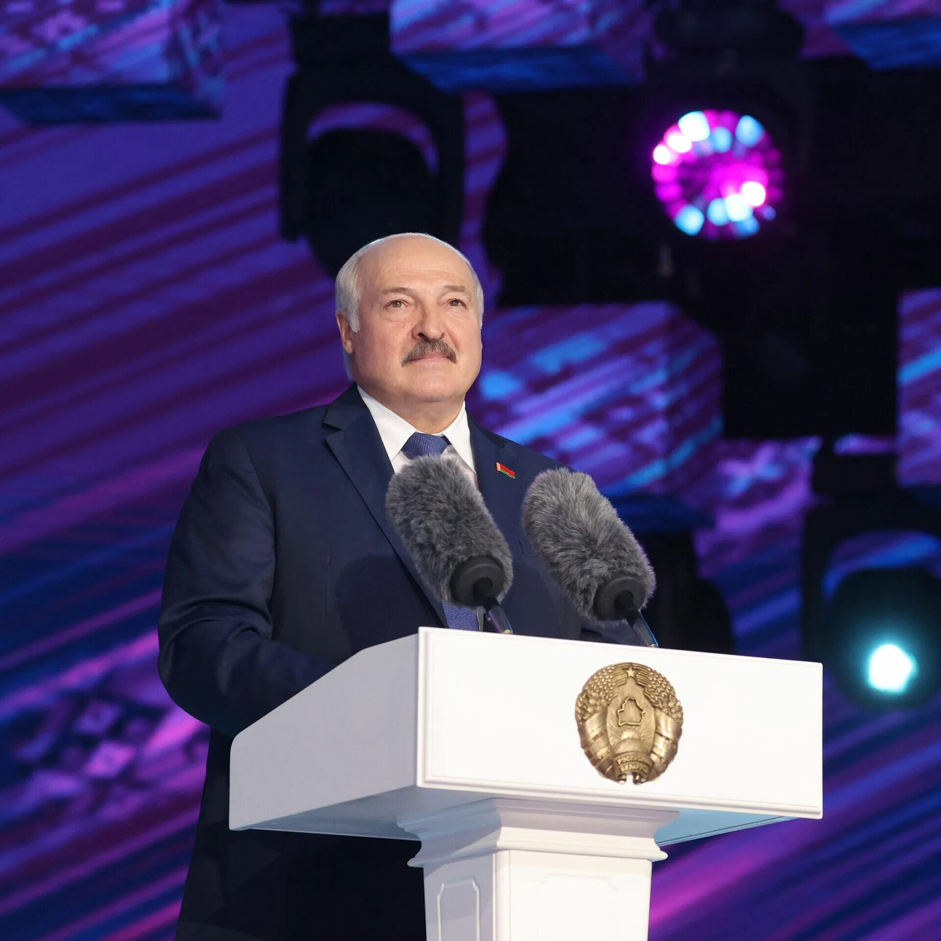 Прямой эфир поздравление лукашенко с 2025 годом. Президент белоруссии 2025. лукашенко президент украины. президент беларуси 3000г. лукашенко в форме 2025.