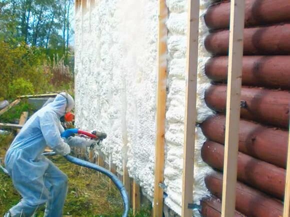 Утепление дома пенополиуретаном. Напыляемый пенополиуретан. Утепление стен пенополиуретаном. Ппу теплоизоляция стен. Пенополиуретан maxpol.