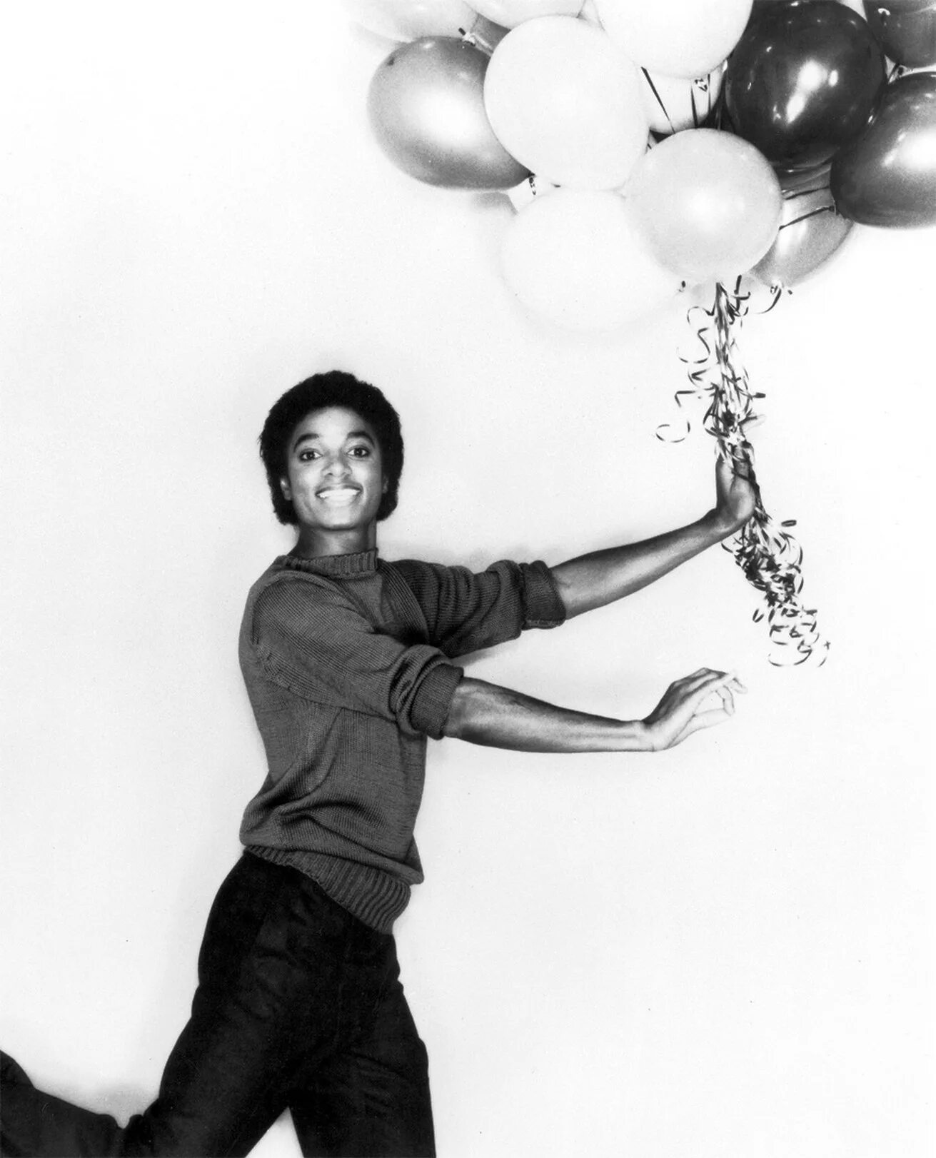 Шаре джексон. День рождения Майкла Джексона. Шар Джексон 1994. С днем рождения Джексон.