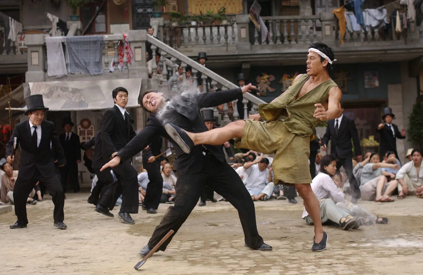 Kung fu kapers. Kung Fu Hustle, 2004. Драка в костюмах. Драка в стиле кунг фу.