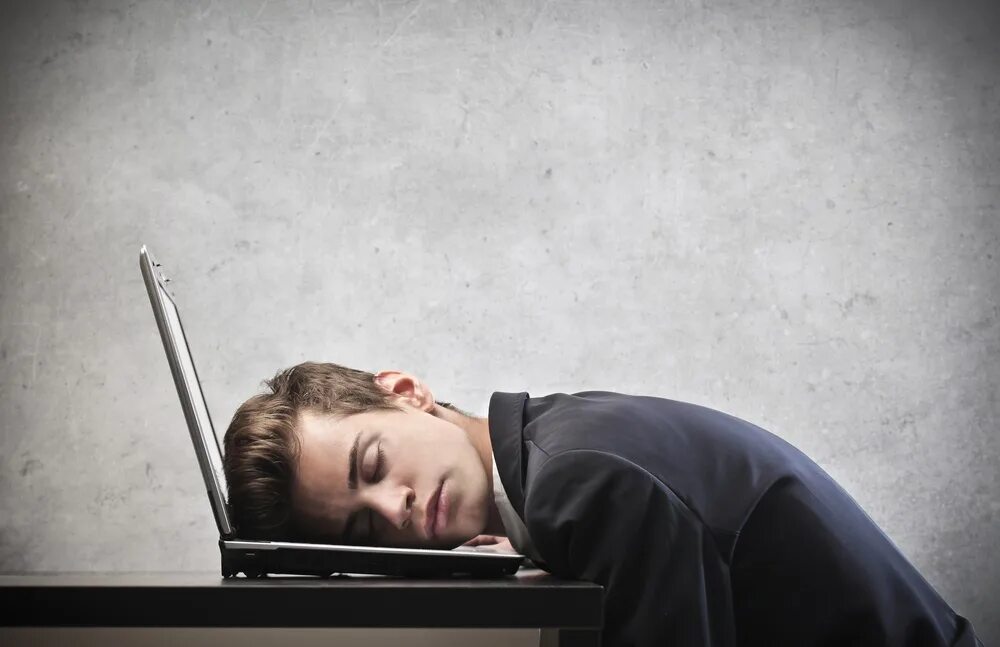 Look he is too tired to continue. Утомленный человек. Уставший человек. Состояние усталости. Утомляемость человека.