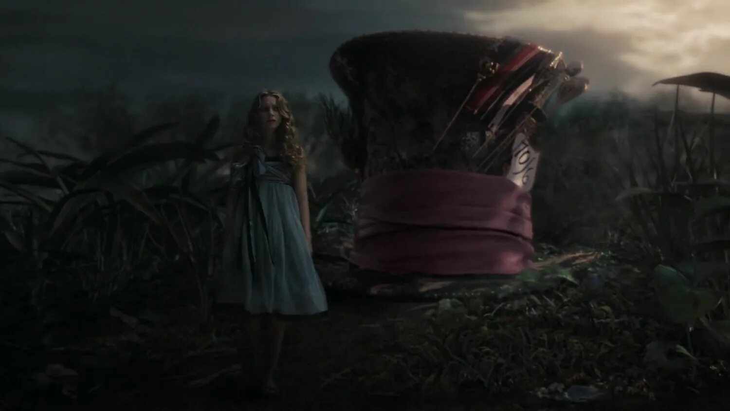 дата выхода алиса в стране чудес 3. алиса в стране чудес. алиса в стране чудес тим бертон 2010. алиса в зазеркалье фильм 2016 алиса. алиса тим бертон.