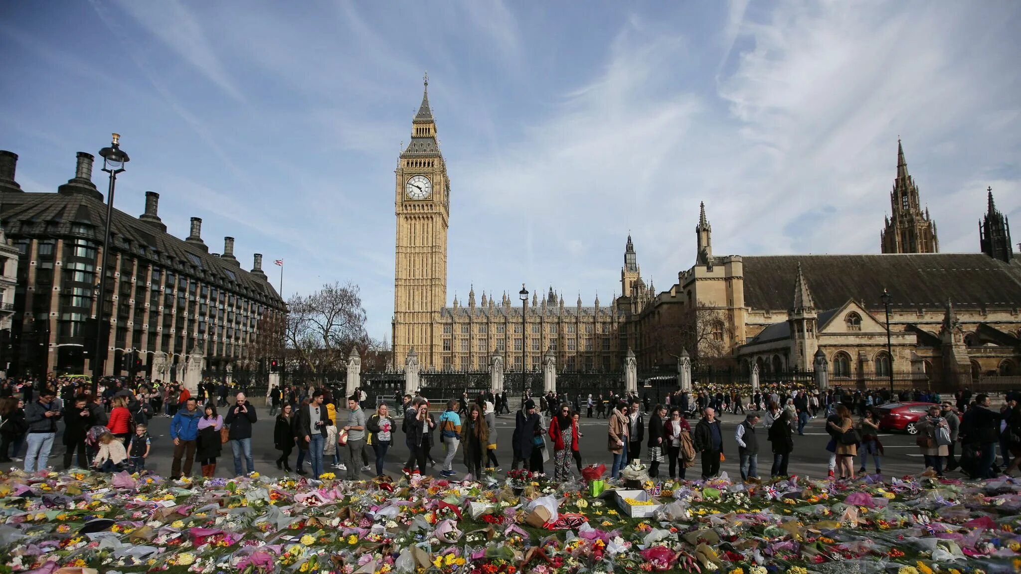 Лондон — Parliament Square. Март в Лондоне. London в марте. Март в Лондоне картинки. Born in britain