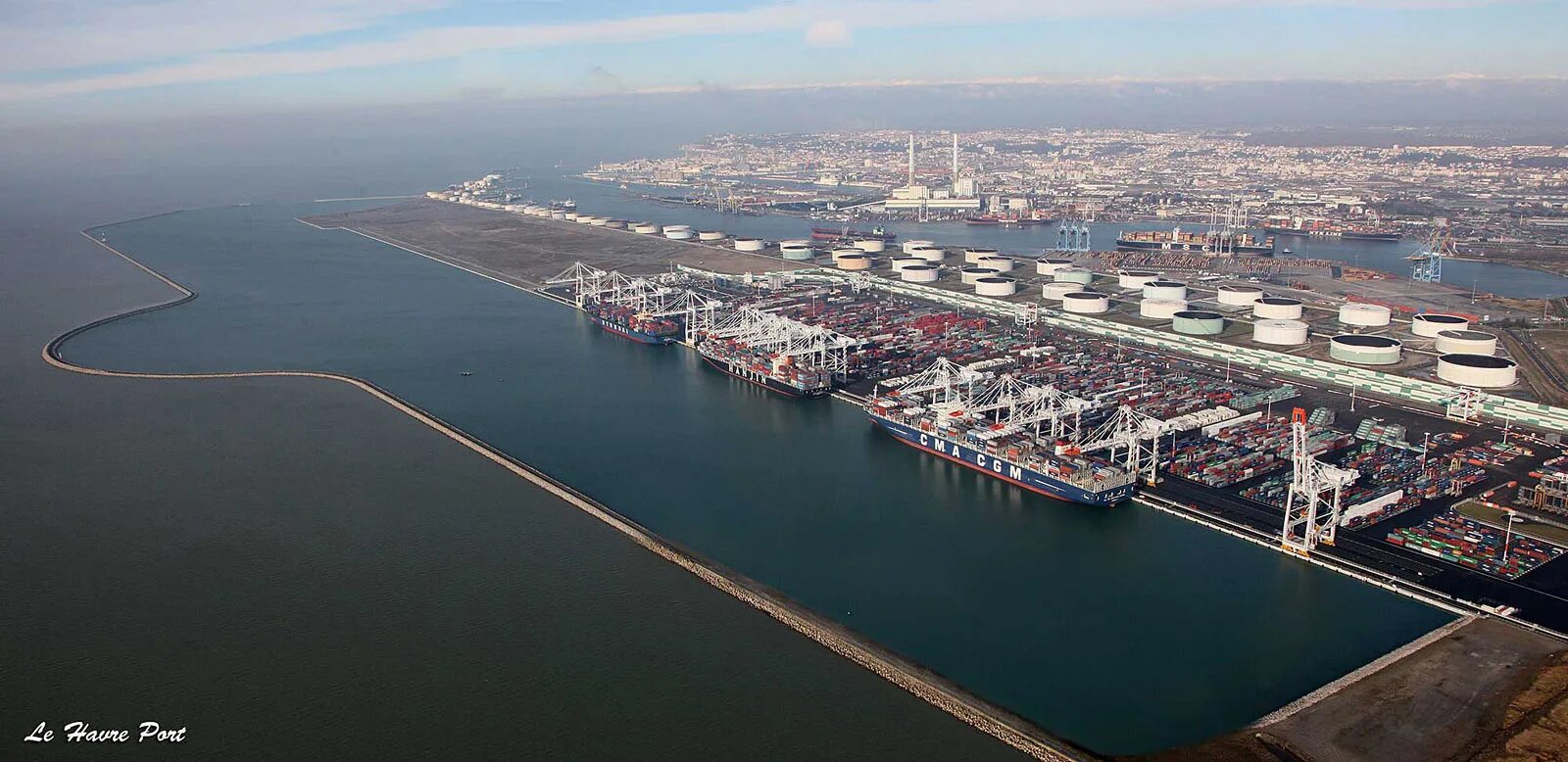 Порт описание серий. Ле Гавр Франция порт. Le Havre Франция грузовой порт. Гавр морской порт. Гавр Нормандия.