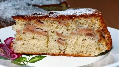 Шарлотка с яблоками классический на сковороде