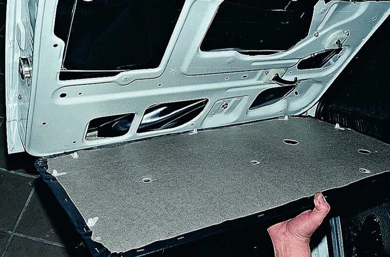 замок передней двери 2106. кнопки дверей ваз 2107 2105. снять обшивку ваз 2107. снятие обшивки передней двери ваз 2107. клипсы на дверные карты ваз 2107.