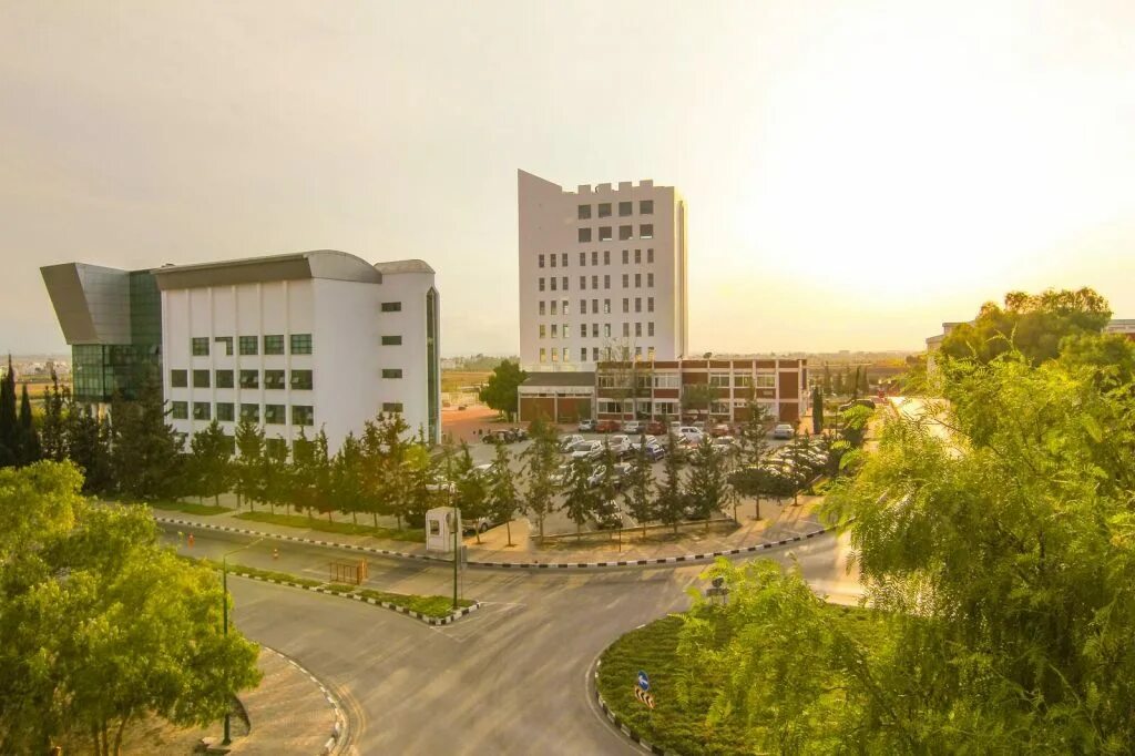 Данбери сша. Отель penn's view. Near university. Ближневосточный университет (кипр). Tallahassee.