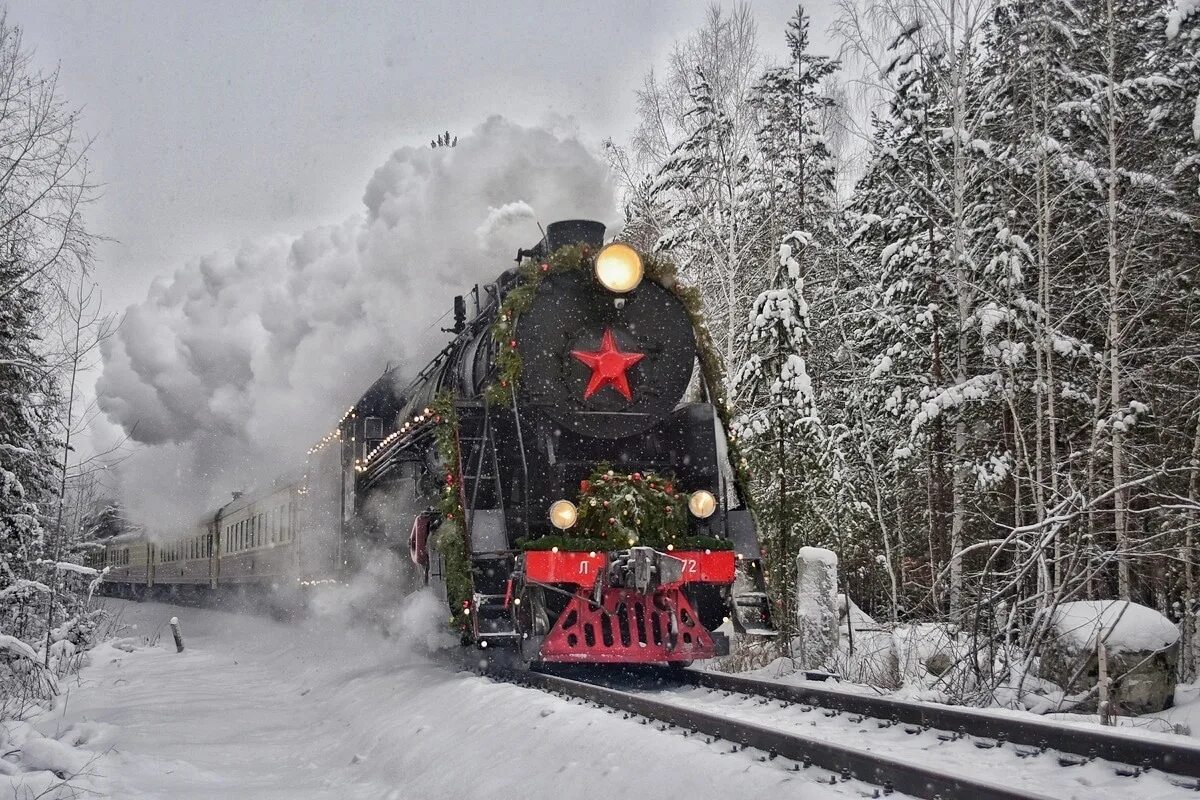 Туристический поезд из екатеринбурга. Ретропоезд Уральский экспресс. Ретропоезд Шувакиш. Станция Шувакиш ретро поезд. Ретро поезд Екатеринбург Шувакиш.