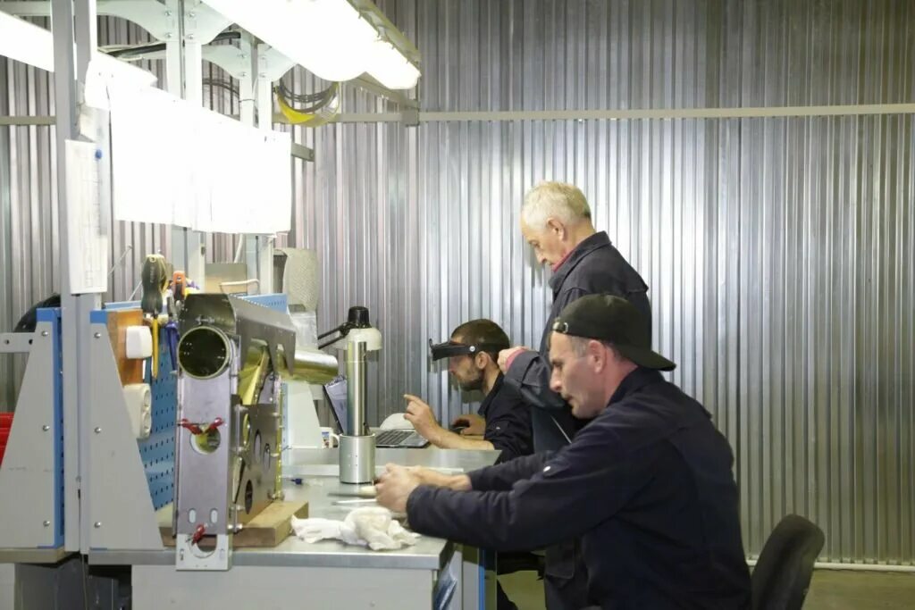 Чзэт ооо челябинский завод электротехника. Нпо основа. Osnova компания логотип. Нпо стрела быково. Нпо маяк huawei.