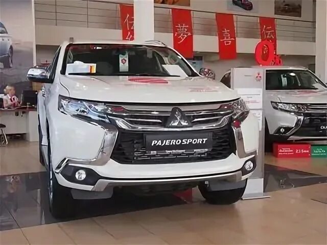 Mitsubishi уфа. ТТС Тойота Уфа. ТТС сервис Уфа. Митсубиши Аутлендер в автосалоне Алтуфьево.