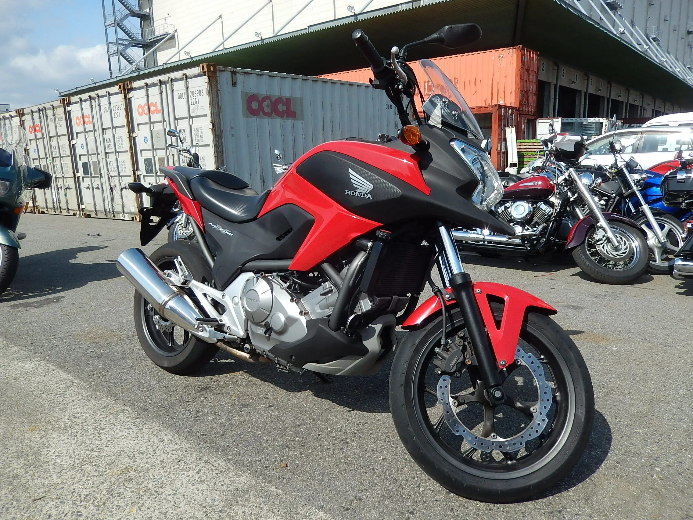 Мотоцикл 700 кубов. Хонда 700 кубов. Honda nc700. Хонда 700 кубов пит. Хонда 700 кубов дорожный.