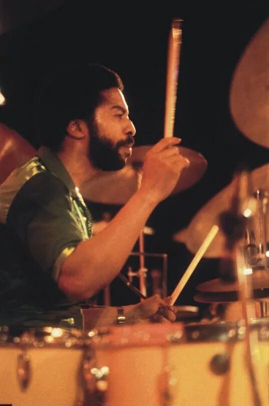 Tony williams. Tony williams drummer. тони уильямс (барабанщик). tony williams lifetime. tony william бонг.
