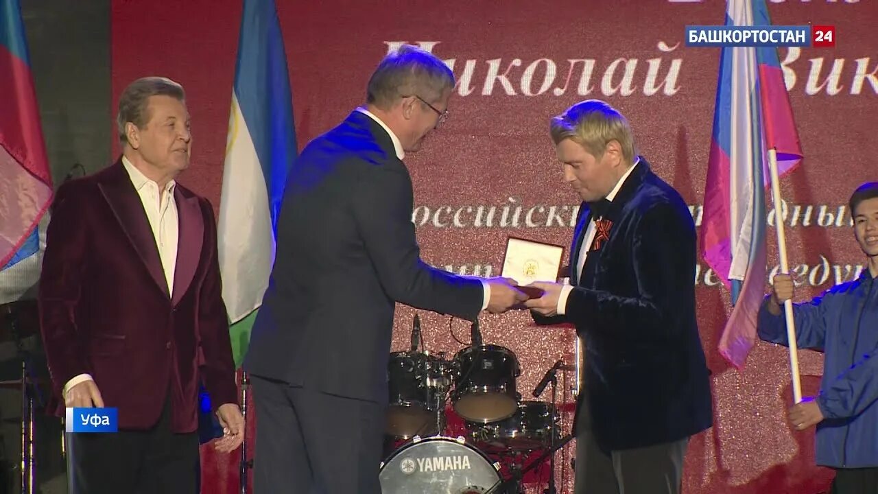 Лев лещенко с артистами. Лев лещенко "день победы" (2022). Кучуков. Лев лещенко басков. Басков 2023.