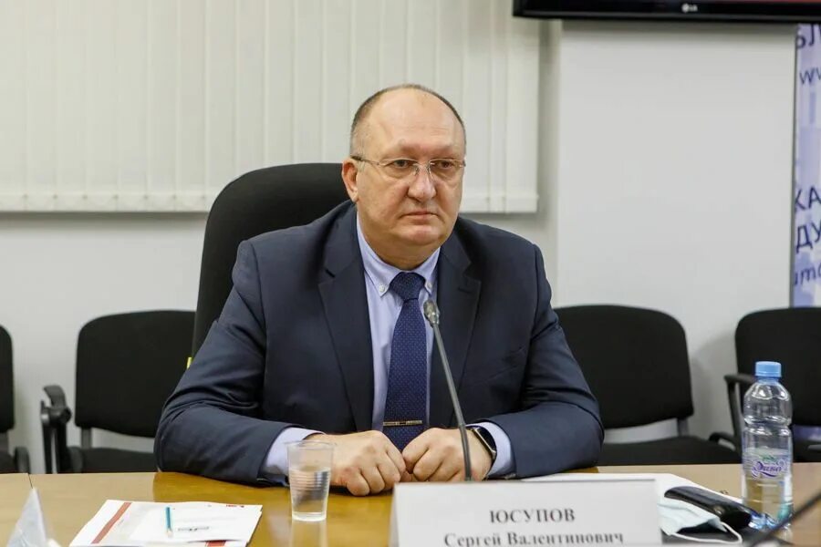 Иванов дзоиг. Руководитель департамент земельных. Департамент мэрии. Соколова наталья сергеевна приморского края. Иванов дмитрий валерьевич тюмень департамент земельных отношений.