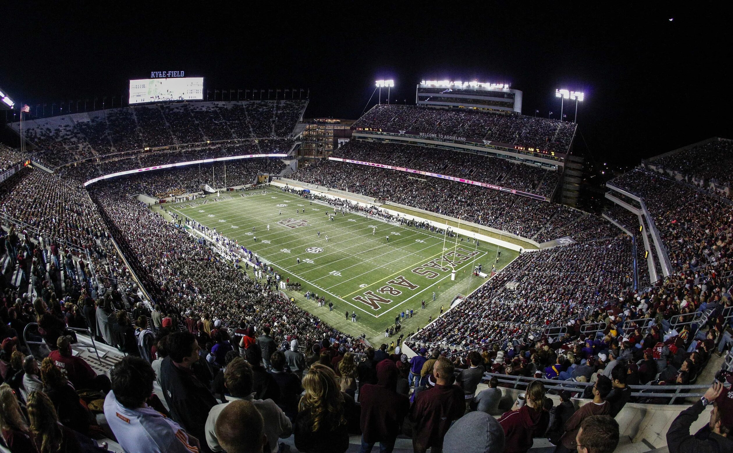 Kyle field Stadium. Маккейн Стэдиум. Стадионы NCAA. Стадион на 20000 человек.