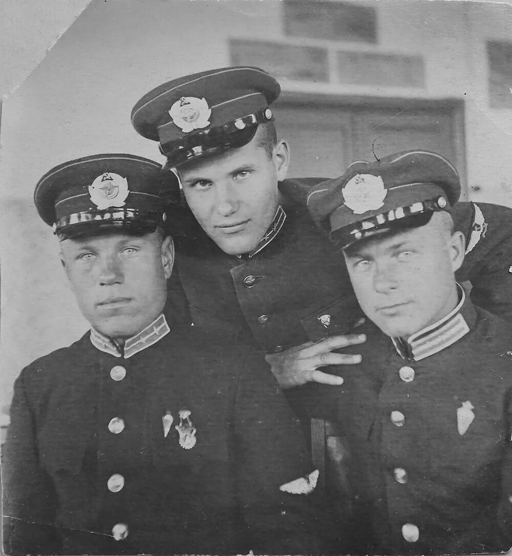 Свваул сызрань генерал асанов. Уфимское авиационное училище летчиков. Свваул 1993. Балашовское вваул 1967 павленко. Балашовское высшее военное авиационное училище.