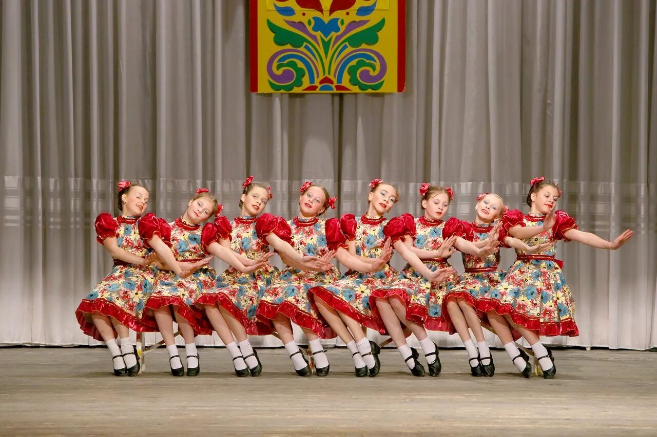 Калинка барнаул. Ансамбль калинка барнаул. Ансамбль калинка биробиджан. Народный ансамбль танца калинка барнаул. Ансамбль калинка барнаул.