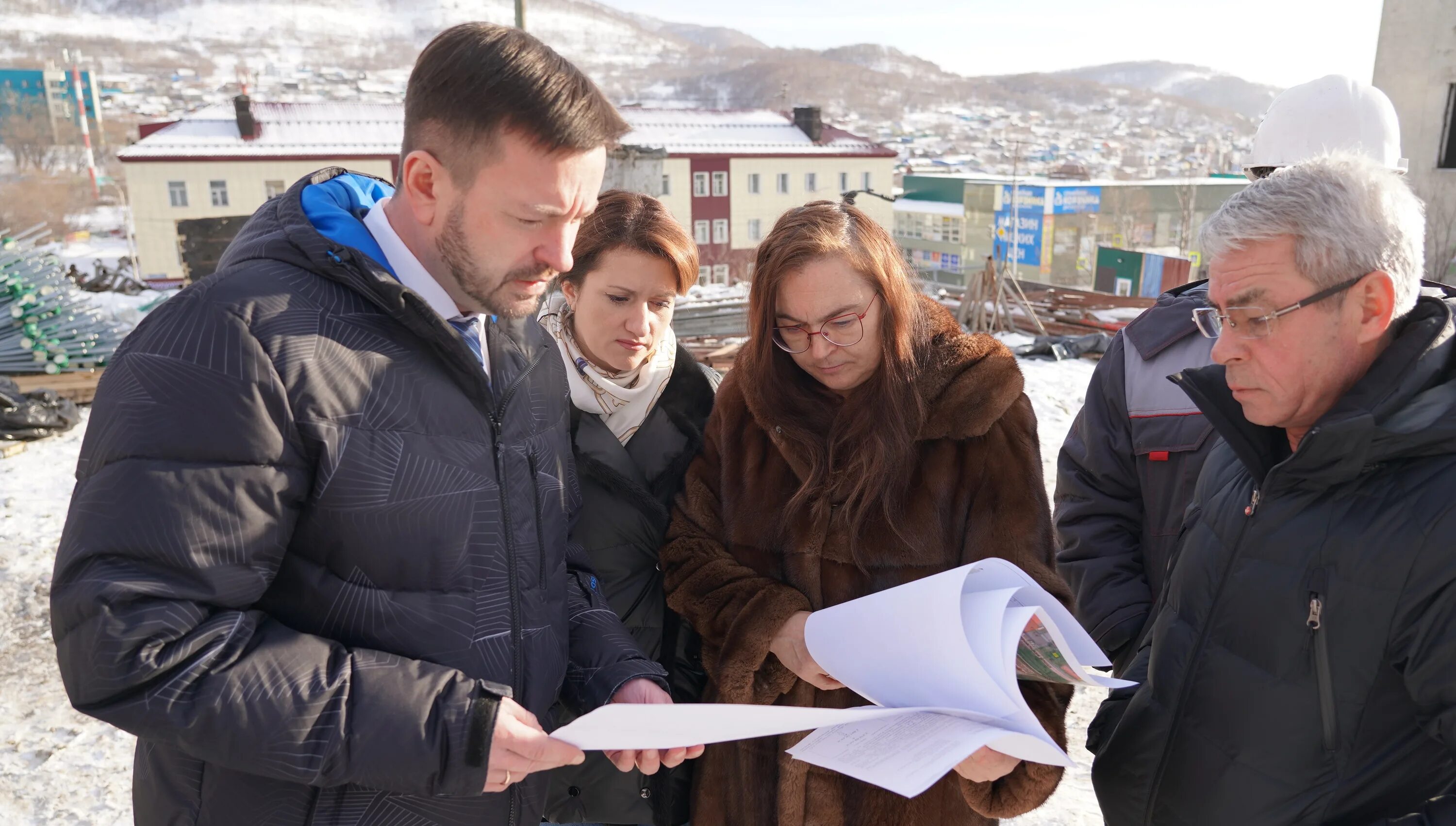 Камчатский расселение. Переселение граждан. Новостройки Петропавловск-Камчатский для переселения людей. Переселение Шира последние новости.