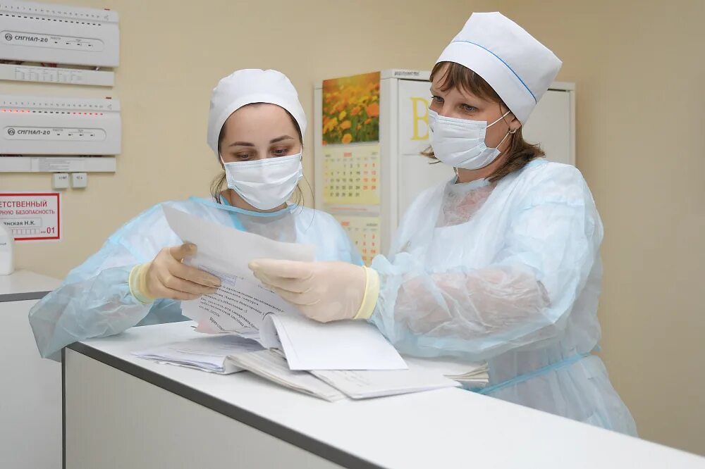 Устроился работать врачом в