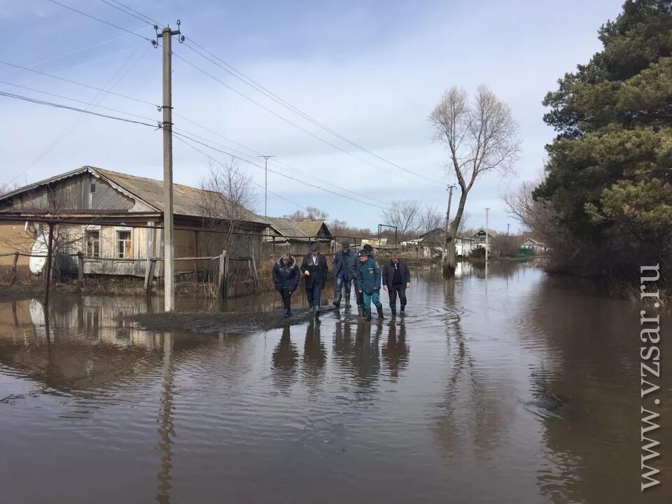 Погода село альшанка екатериновского района саратовской области. Колено Екатериновский район Саратовская область. Село Бакуры Екатериновского района. Село колено Екатериновского района Саратовской области. Бакуры Саратовской области Екатериновский район.