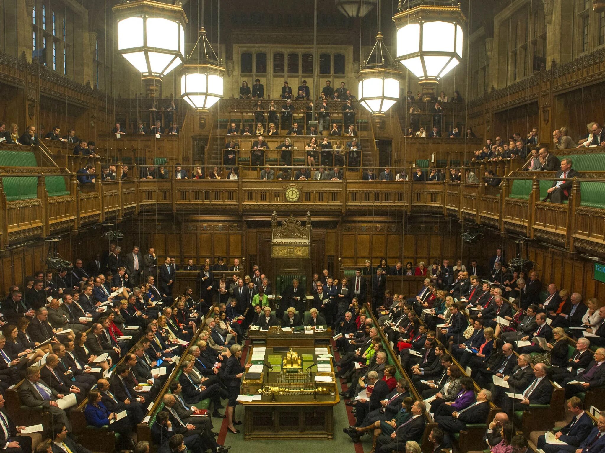 Палаты общин (house of commons). Палата общин великобритании. Палаты общин (house of commons). Зал заседаний палаты общин вестминстерский дворец. Заседание палаты общин великобритании.