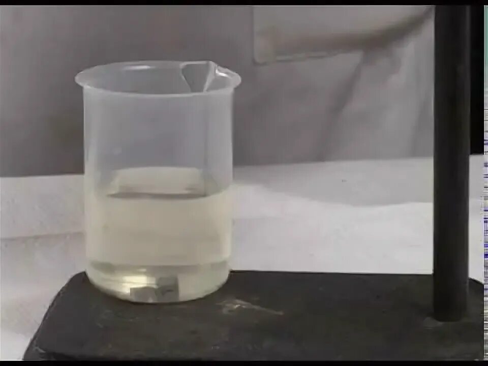 Плавиковая кислота реагирует с водой. Плавиковая кислота и стекло реакция. Кварц и плавиковая кислота. Плавиковая кислота эксперимент. Плавиковая кислота Реахим.