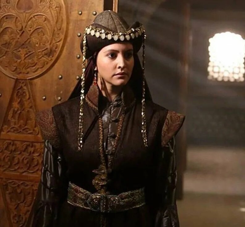 Шах хатун жена альпарслана. Гевхер хатун великие сельджуки. Теркен хатун великие сельджуки. Шах хатун жена альпарслана. Пробуждение великие сельджуки турецкий сериал.