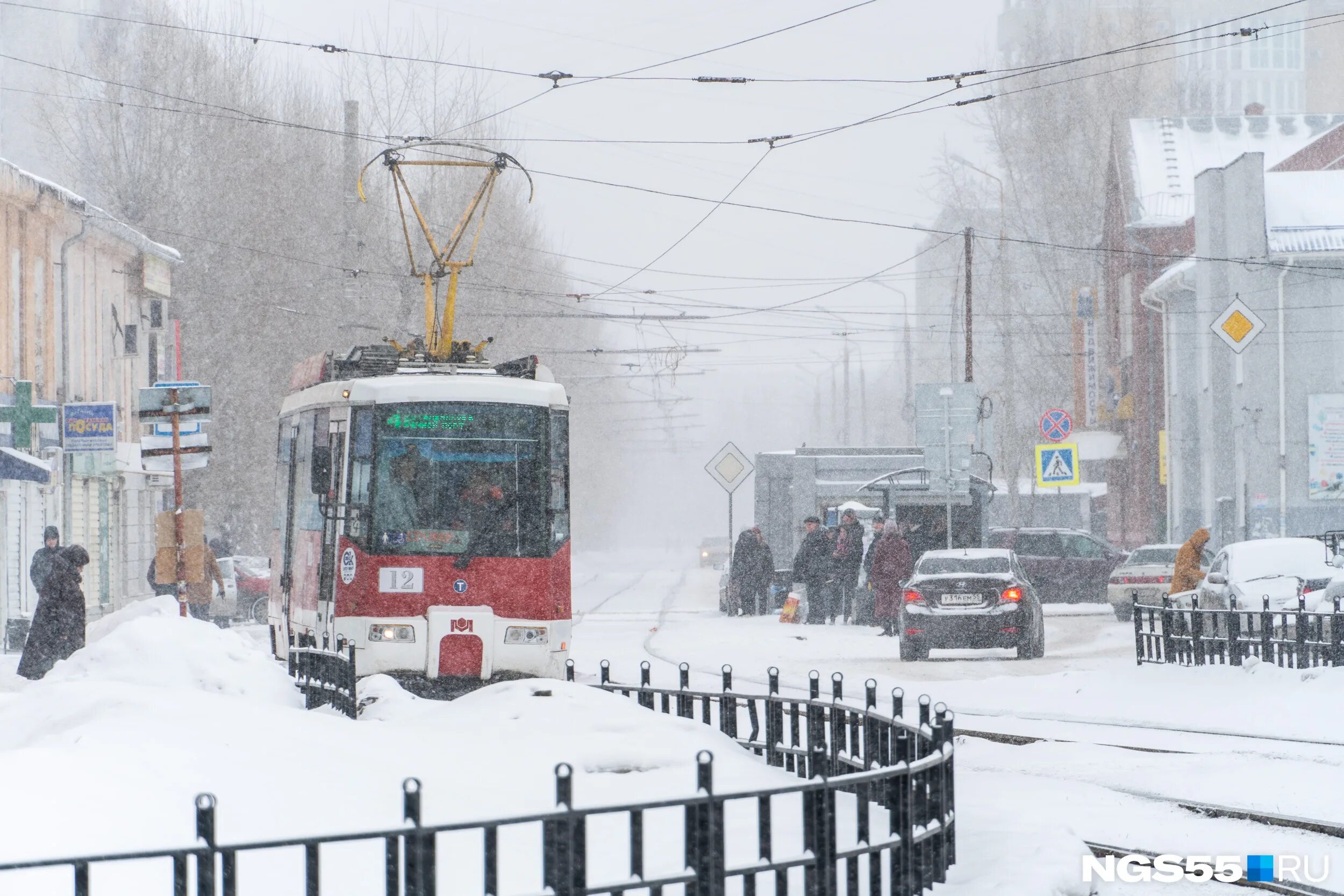 Снежный коллапс Омск. Снегопад в Омске. Омск метель. Снегопад Омск 2015. Купить снег омск