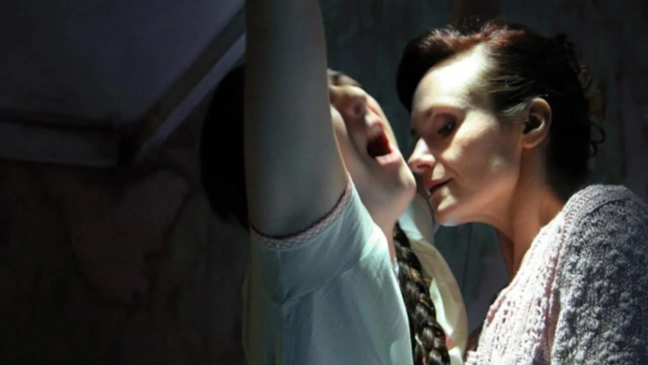 Сумасшедший 2008. Безумная семейка  mum &amp; dad (2008).