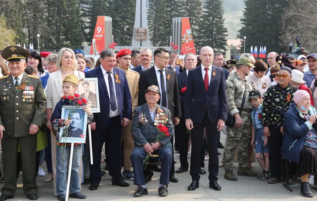 Победа горно алтайск. Горно-Алтайск 9 мая 2023. Парад 9 мая картинки. Парад Победы Горно-Алтайск 2023 год. Показать фото с днем Победы.