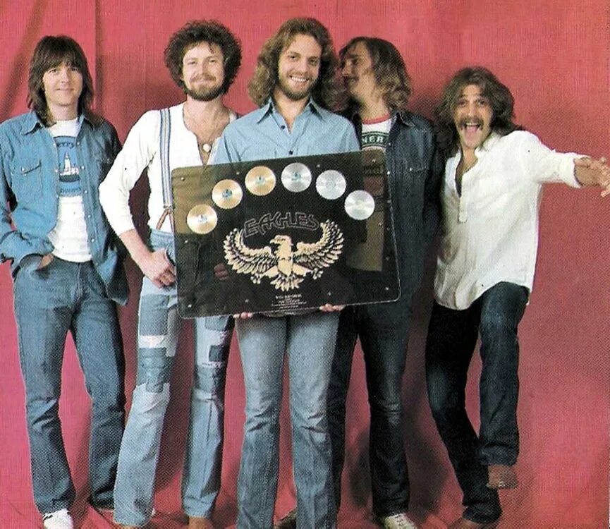 Группы 1976 года. Eagles Джо Уолш 1977. Группа Eagles 1977. Eagles 1976. Группа Eagles 1971.