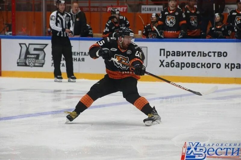 Когда пойдет амур в хабаровске 2025. Хк амур хабаровск. хк амур хабаровск логотип. авангард амур 13 октября. амур-цска.