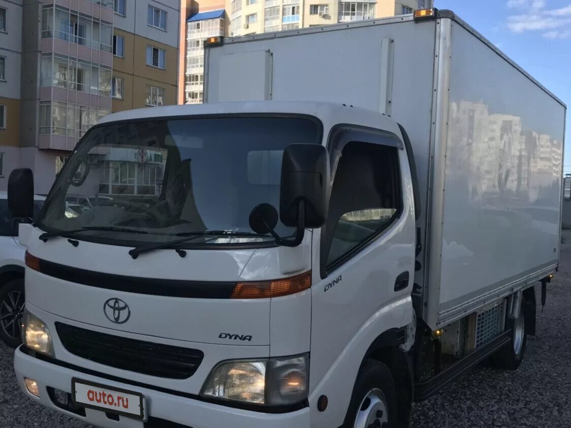 Toyota Dyna 2002 года. Тойота дюнья 2002. Тойота Дюна рефка 2т. Тойота Дюна 3 тонны.