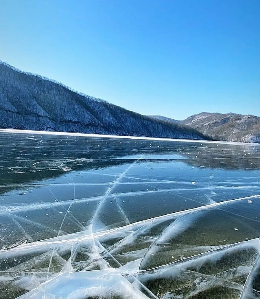 Лучегорское водохранилище Приморский край. Прозрачный лед Байкала. Прозрачность. Лед на водохранилище Приморского края.