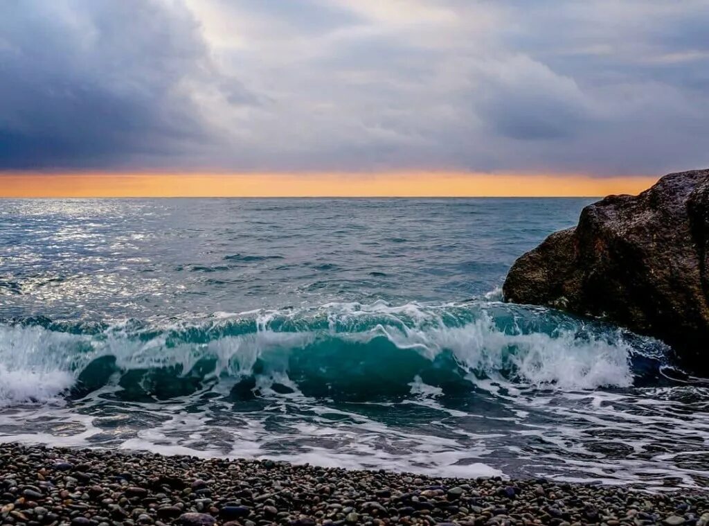 Природа слушать море. Фото волны шумят в море в Крыму. Хочу на море. Молодая волна фото.