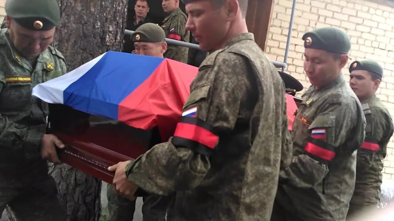 Потери сву. Похороны солдата России. Похороны русских солдат.
