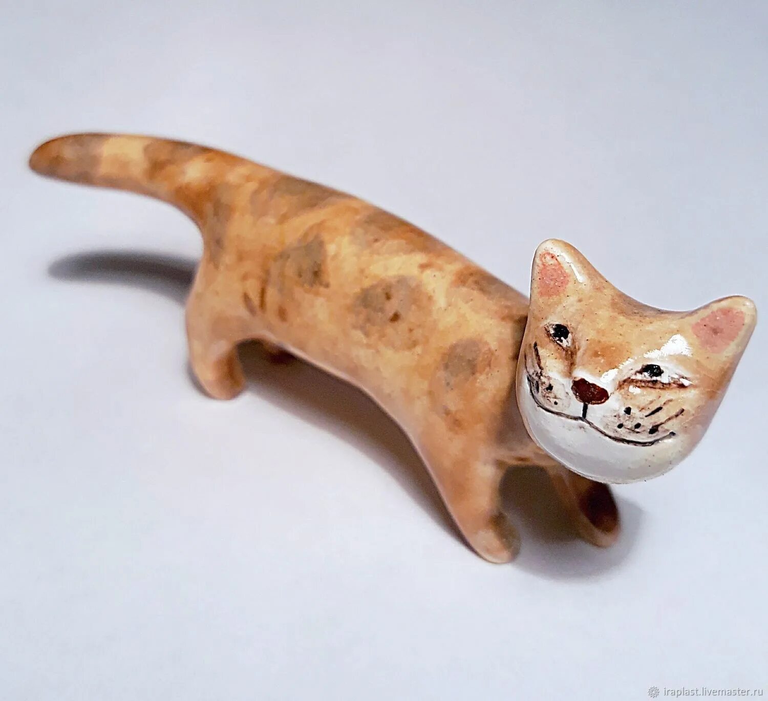 Керамическая кошка купить. Керамический кот. Коты керамика. Кошки керамика авторская. Кошка из керамики.
