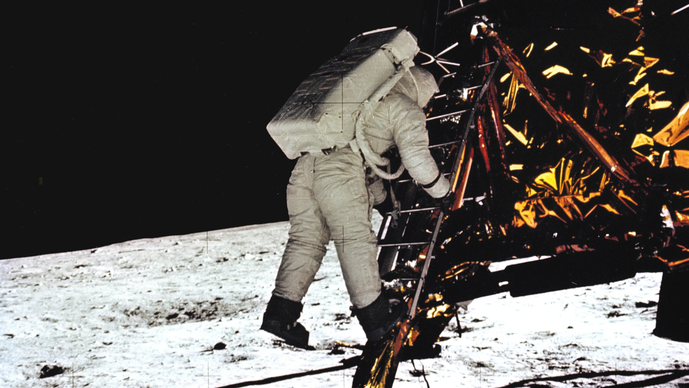 Какой аппарат совершил первую посадку на луну. Аполлон 1969. Аполлон 11 1969.