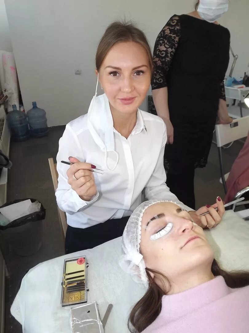 курсы по наращиванию ресниц. учебный центр триумф. наращивание ресниц классика процесс. курсы по наращиванию. мастер наращивания ресниц.