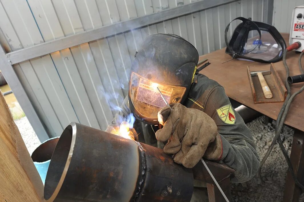 астрахань фотографии профессий. работа сварщиком в астрахани. скарка. сварщик. сварщик.