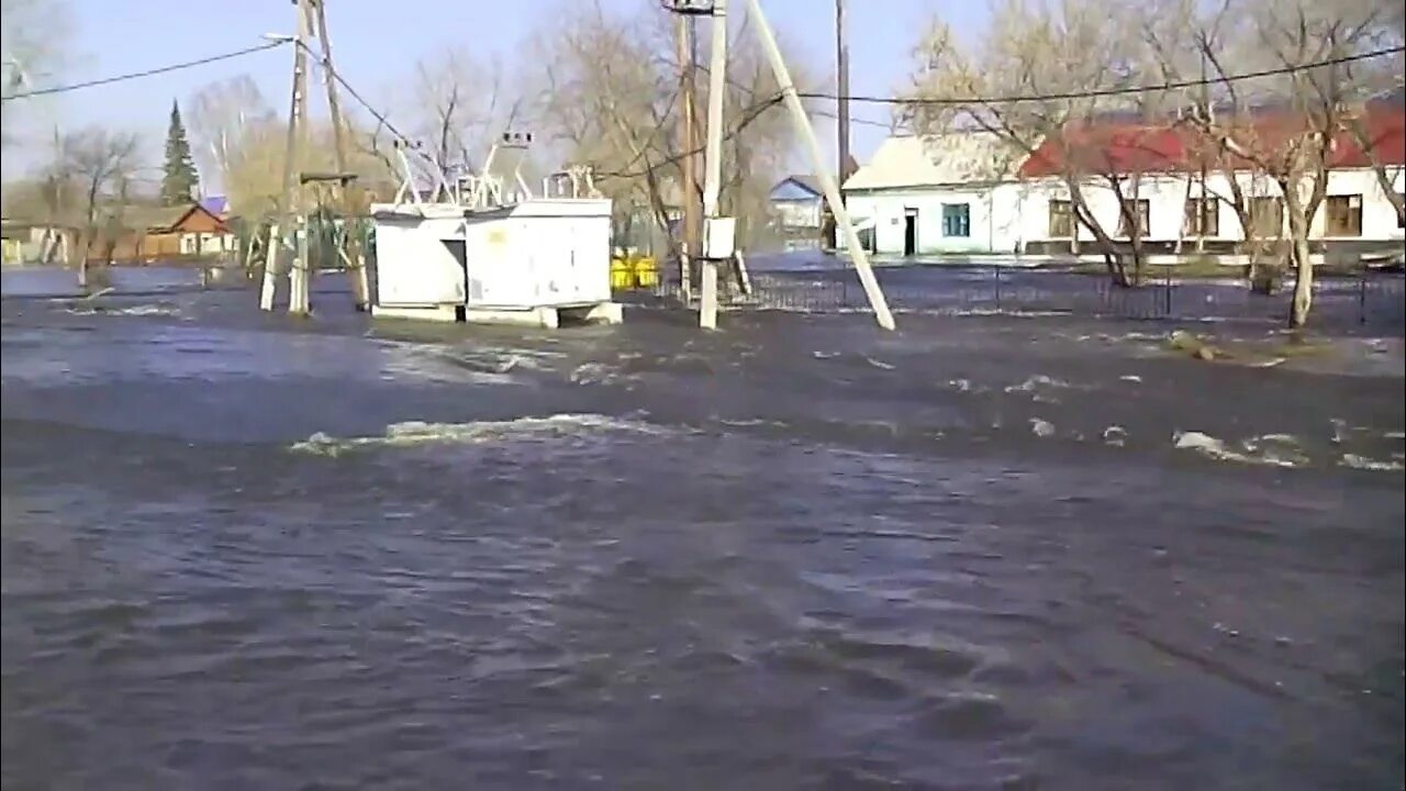 Паводок в городе ишим. Наводнение в ишиме 2016. паводок ишим 2016. ишим потоп 2016. город ишим потоп.