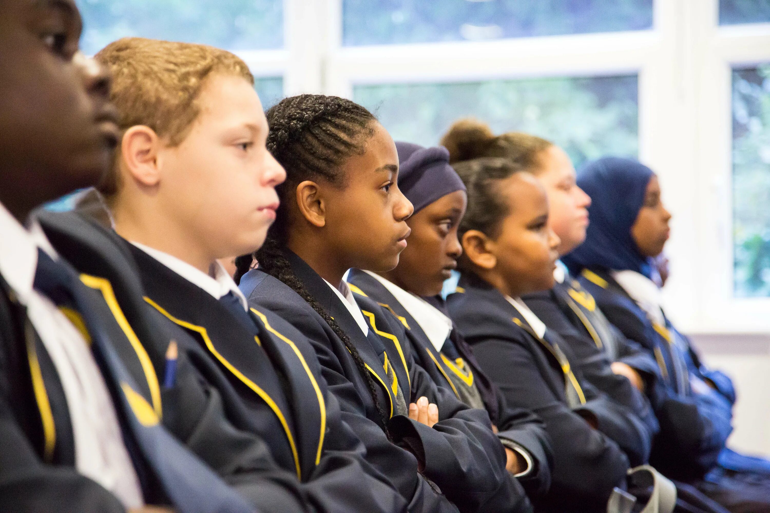 State school in britain. Ученики американской школы. Форма в Великобритании в школах. Secondary School в Великобритании. Школьное образование в США.