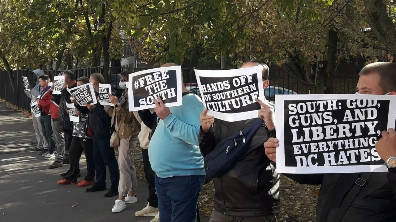 Митинг в сша в поддержку. Митинг. митинг в америке. женский митинг. митинг в москве.