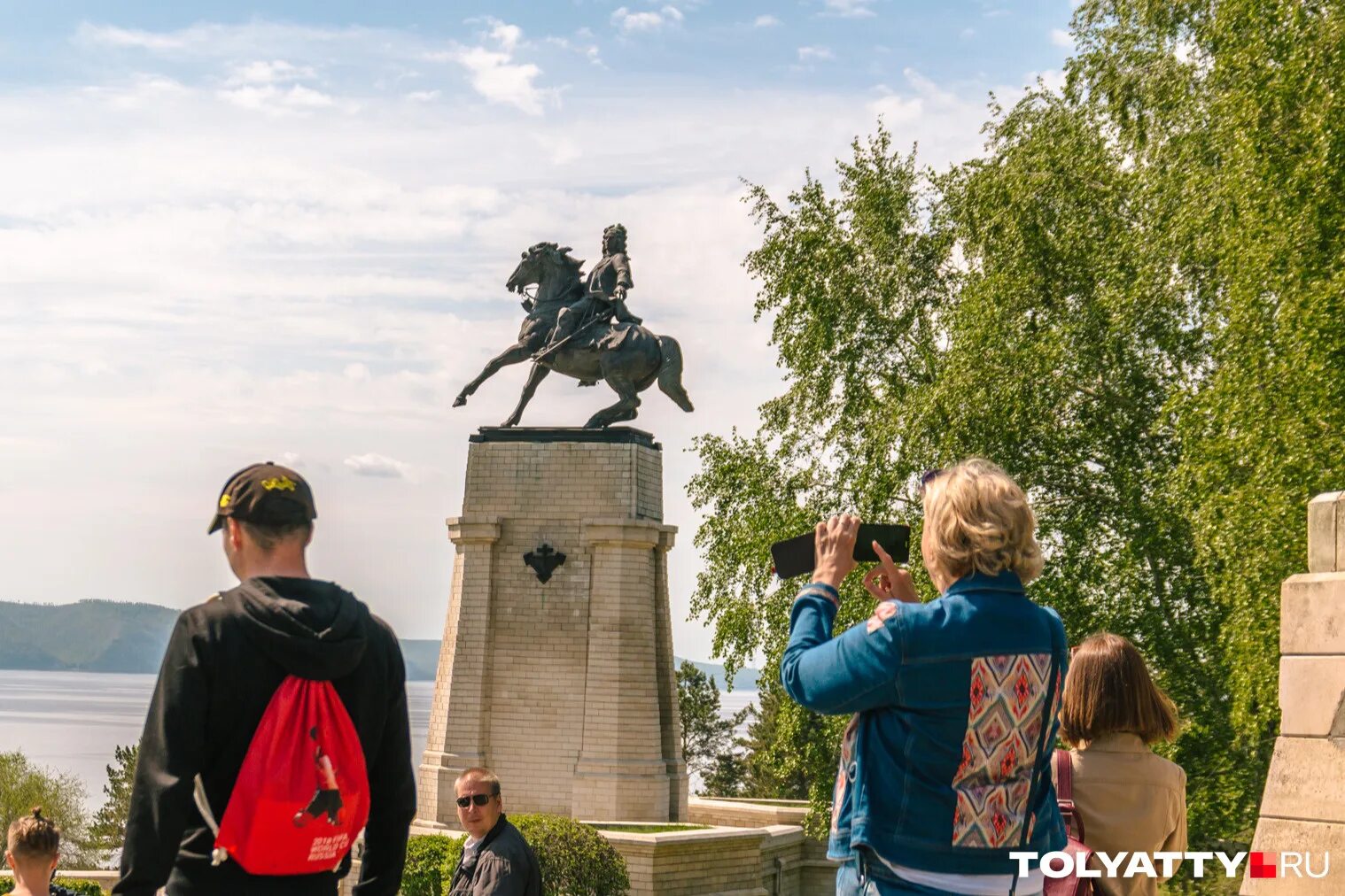 Схемы лыжных трасс тольятти. Народ проживающий в тольятти. Тольятти комсомольский район. Сколько человек живет в тольятти. Численность населения тольятти по годам.