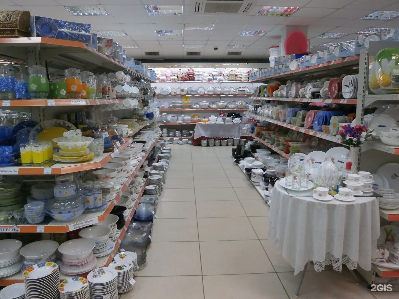 магазин посуды. магазин посуды на щербакова ростов на дону. красивая витрина с посудой. магазин посуды для ресторанов. каталог магазинов посуды.