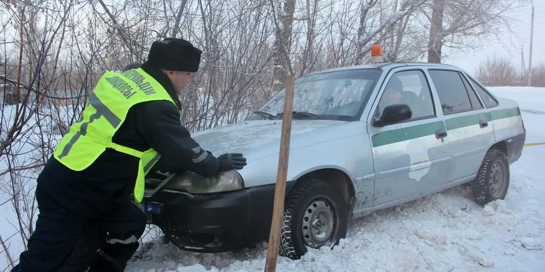 Работа усть каменогорск свежие вакансии мужчинам. Усть Каменогорск в Мороз. Нива Полицейская Усть-Каменогорск.