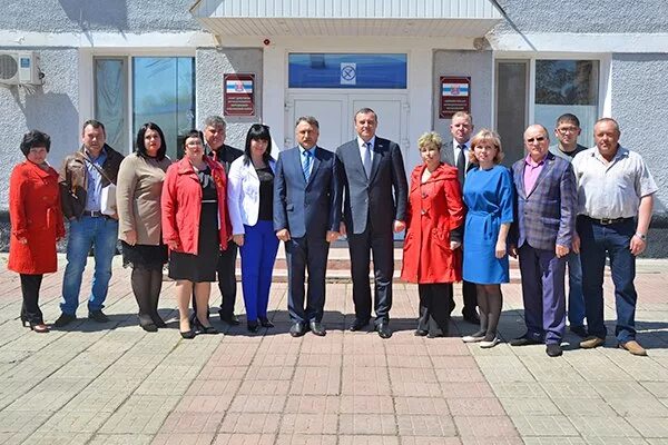 Новости акбулака оренбургской. Прокурор Акбулакского района Оренбургской области. Заседание совета депутатов Акбулакского района Оренбургской области. Глава Акбулакского района Оренбургской. Поселок Акбулак Оренбургской области.